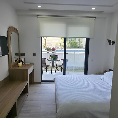 Oregano Aparthotel *